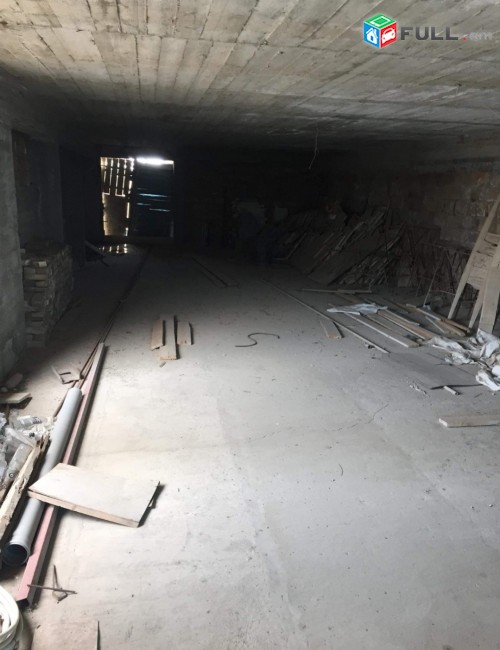 Վաճառվում է առանձնատուն կիսակառույց Ջրվեժ