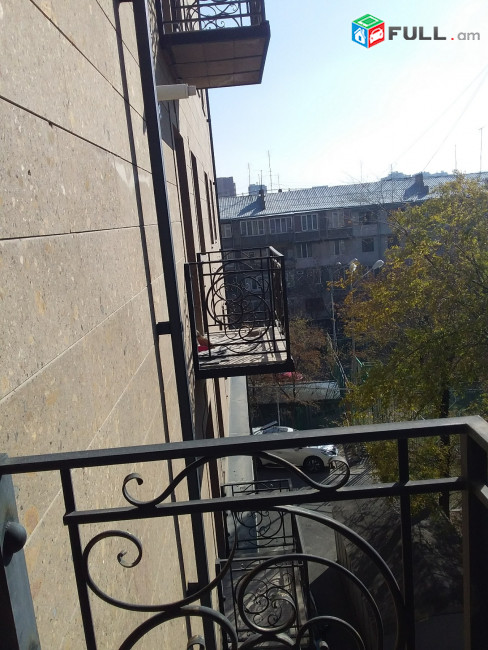 Վաճառվում է 3 սենյականոց բնակարան,Կոմիտաս,Արամ Խաչատրյան փողոցում․