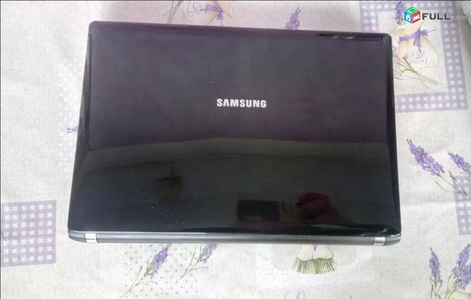 Samsung netbook 2gb ramov, իդեալական վիճակում է, զայրադկեն պահում է 3 ժամ