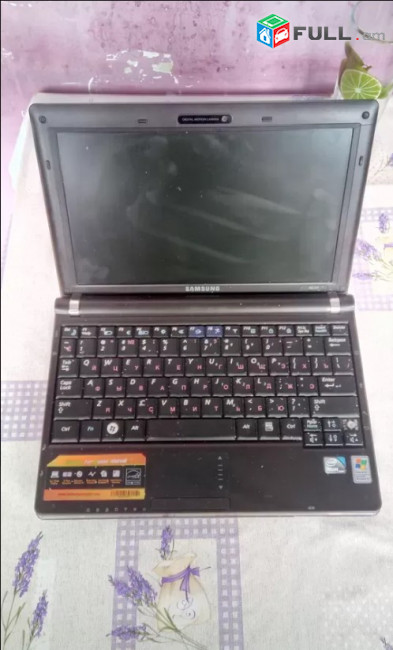 Samsung netbook 2gb ramov, իդեալական վիճակում է, զայրադկեն պահում է 3 ժամ