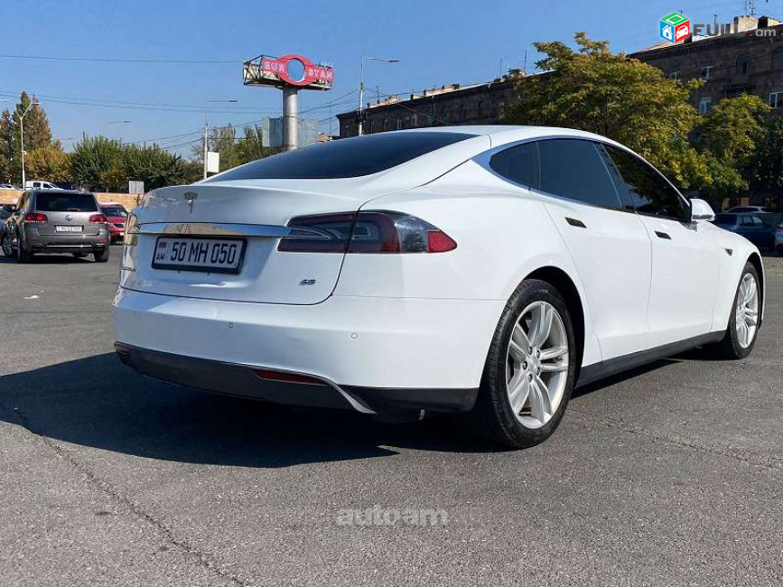 Tesla Model S , 2014թ.