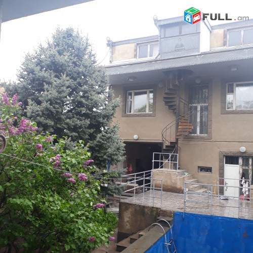 3 հարկանի առանձնատուն դիմացը խանութ շտապ