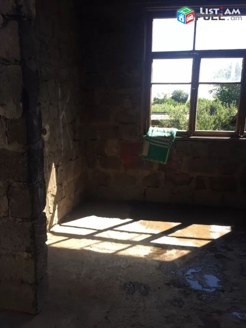 Երկու հարկանի քարե տուն Արմավիրում, 650 ք.մ., մասնակի վերանորոգում