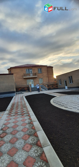 VARCOV    E  TRVUM  ARAZNATUN  BAGREVAND    2  HARG   MAK  1000 Q.
