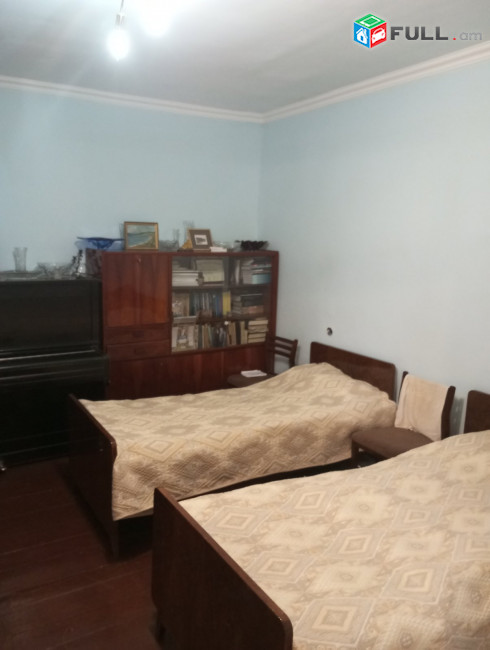 VACHARVUM  E  ARAZNATUN   EREBUNI  24 F   3 SEN  1 HARG 