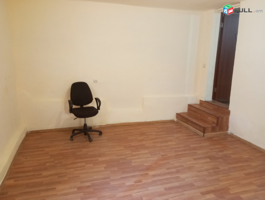 VACHARVUM  E  TARACQ   MANTASHYAN  KISANKUX  M 85 Q