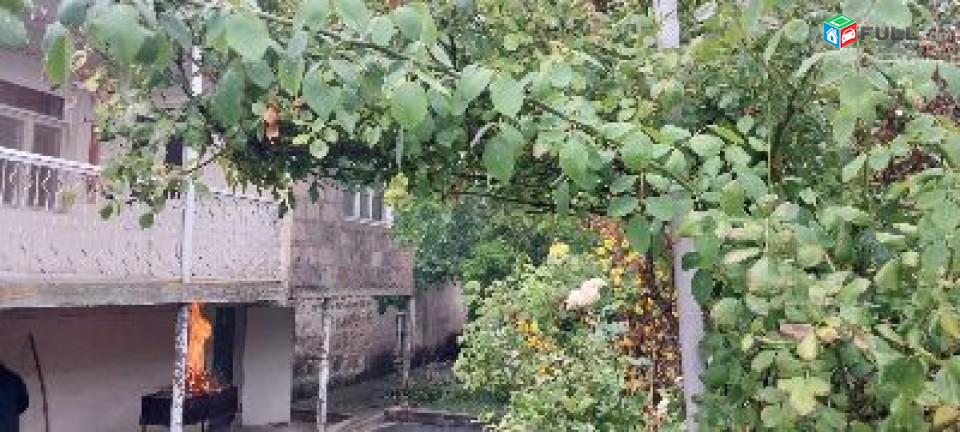 VACHARVUM  E ARAZNATUN  DZORAXPUR  GYUX  2 HARG   MAK 1000 Q