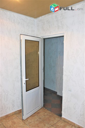 Կոմերցիոն տարածք, 1-ին գիծ, 81մք, Կենտրոնում, for rent, Կոդ G1323