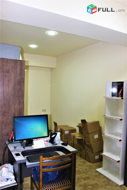 Առևտրային տարածք կենտրոնում, 50 ք.մ. For rent  Կոդ G1386