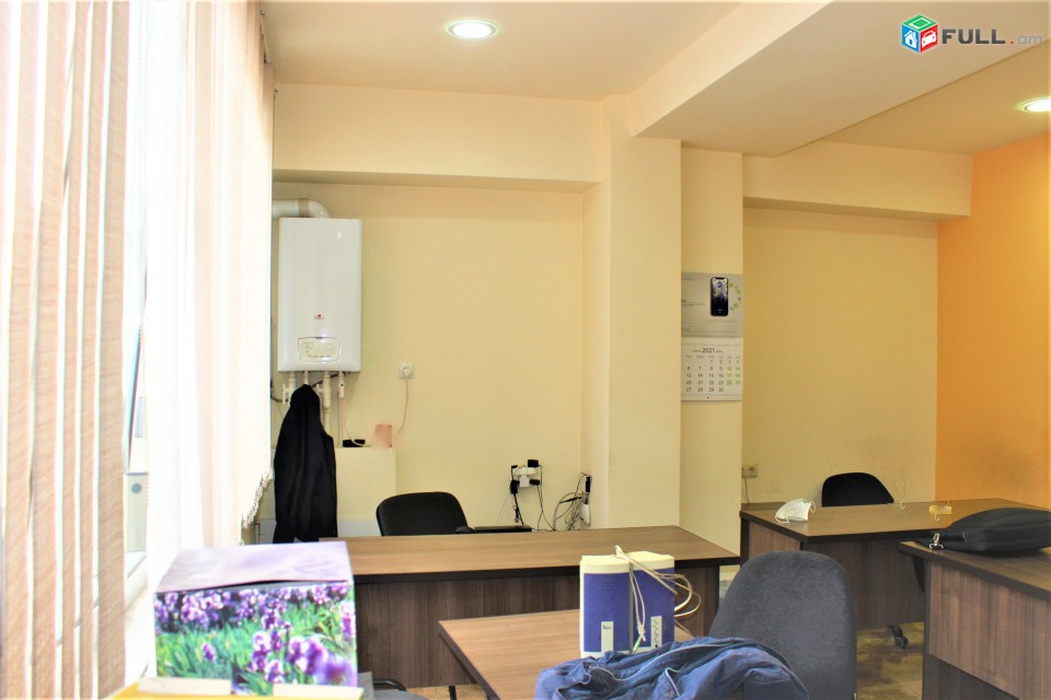 Առևտրային տարածք կենտրոնում, 50 ք.մ. For rent  Կոդ G1386