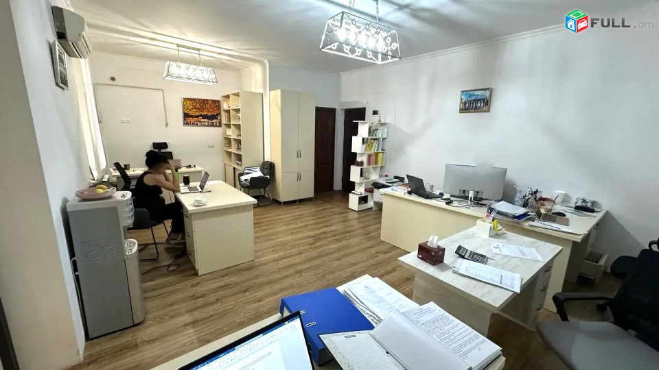 Գրասենյակային տարածք Պուշկինի փողոցում կենտրոնում, 42 ք.մ.  for rent  Կոդ G1396