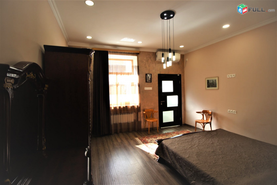  Հանրապետության փողոց, 3 սենյականոց բնակարան,100 քմ, for rent, Կոդ B1214