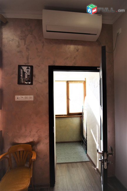  Հանրապետության փողոց, 3 սենյականոց բնակարան,100 քմ, for rent, Կոդ B1214