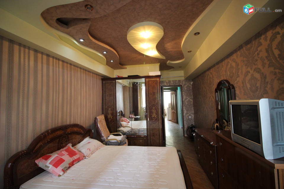 Աղայան փողոց,2 սենյականոց բնակարան,70քմ., for rent, Կոդ B1220