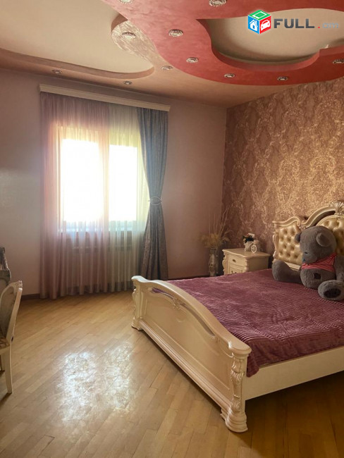 Արգավանդ,Կենտրոնական փողոց 569քմ,Երեք հարկանի քարե տուն,for rent., կոդ B1241