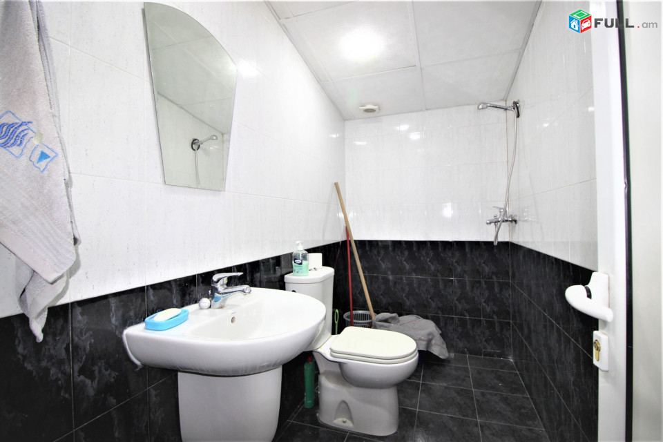 Սարյանի փողոց,կենտրոն,370ք.մ, for rent, Կոդ G1543