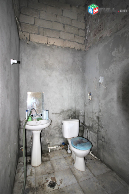 Երեք հարկանի քարե տուն Քասախում,500քմ, for sale, Կոդ C1366