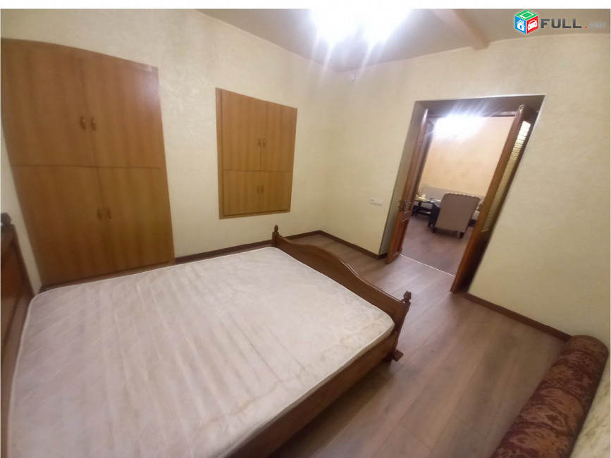 Չարենցի փողոց,կենտրոն,80քմ,Երկու հարկանի քարե տուն, for rent, Կոդ B1299