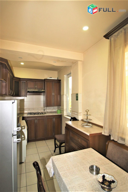 Զաքյան փողոց,3 սենյականոց բնակարան,85քմ,for rent, Կոդ B1311