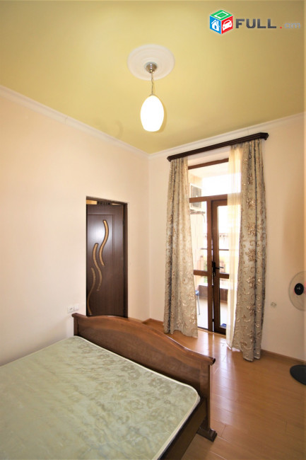 Սայաթ-Նովայի պողոտա,86ք.մ, 3 սենյականոց բնակարան,2 սանհանգույց,for rent,Կոդ B1315