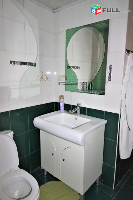 Ռոստոմի փողոց,կենտրոն,130ք.մ.,for rent,Կոդ B1324