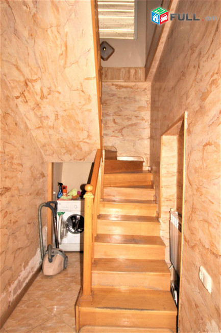 Ռոստոմի փողոց,կենտրոն,130ք.մ.,for rent,Կոդ B1324