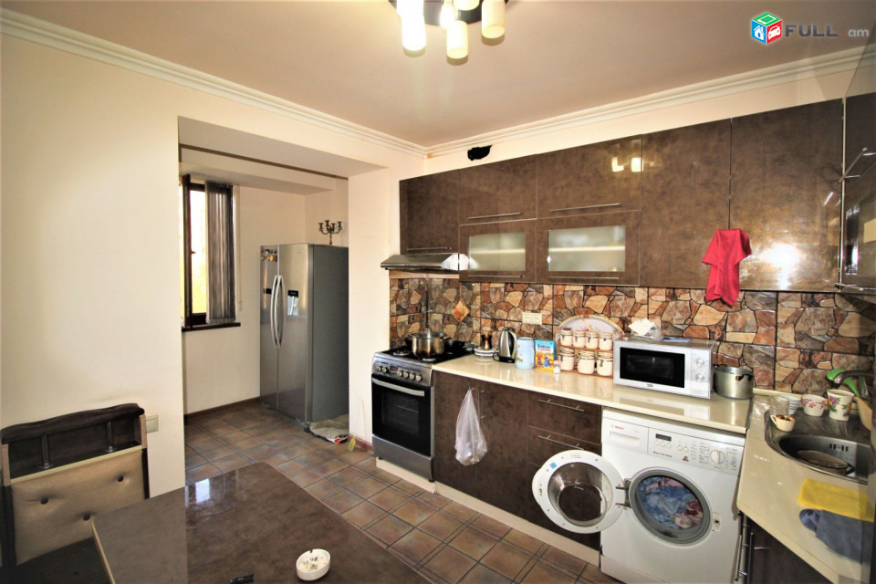 Վրացական փողոց,105քմ.,3 սենյականոց բնակարան, for rent, Կոդ B1330