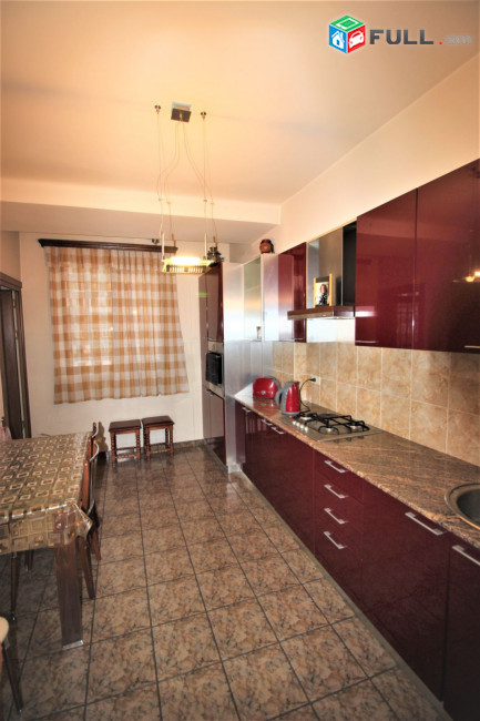 Աբովյան փողոց,80քմ,3 սենյականոց բնակարան,for rent, Կոդ B1338