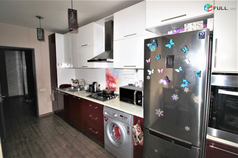 Էրեբունի փողոց,4 սենյականոց բնակարան, for rent, Կոդ B1349