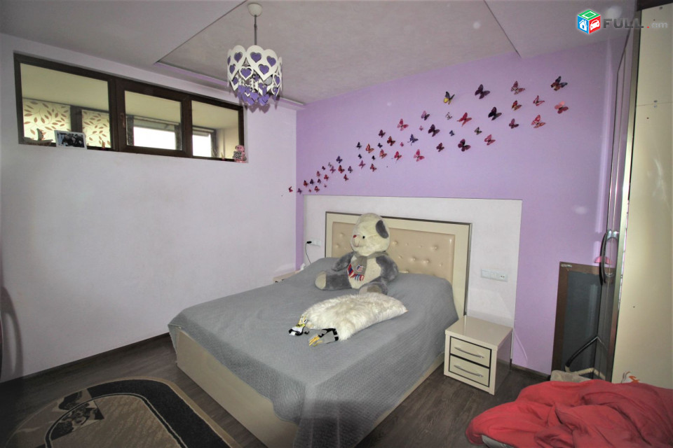 Էրեբունի փողոց,4 սենյականոց բնակարան, for rent, Կոդ B1349