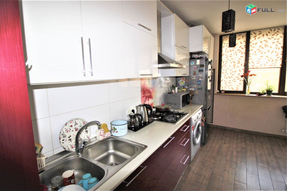 Էրեբունի փողոց,4 սենյականոց բնակարան, for rent, Կոդ B1349