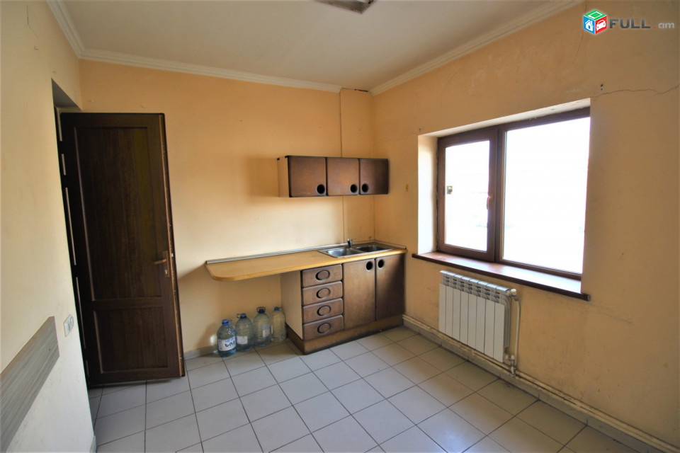 Նիկողայոս Ադոնցի փողոց,Արաբկիր,132քմ,Գրասենյակային տարածք,for rent,Կոդ G1739