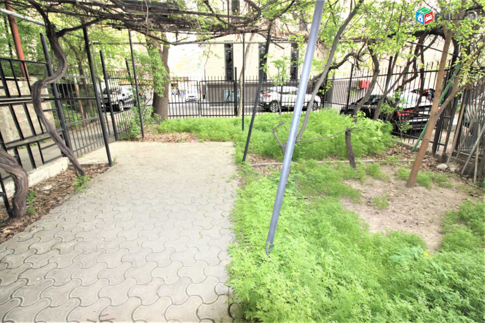 Ավագ Պետրոսյան փողոց,կենտրոն,100քմ.,Բազմաֆունկցիոնալ գույք,for sale,Կոդ C1434