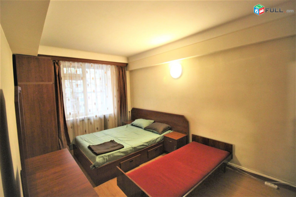 3 սենյականոց բնակարան Աղայան փողոցում, for daily rent,Կոդ B1395