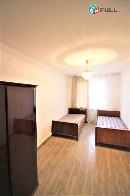 Գրիգոր Լուսավորչի փողոց,3 սենյականոց բնակարան,100քմ,for rent,Կոդ B1396