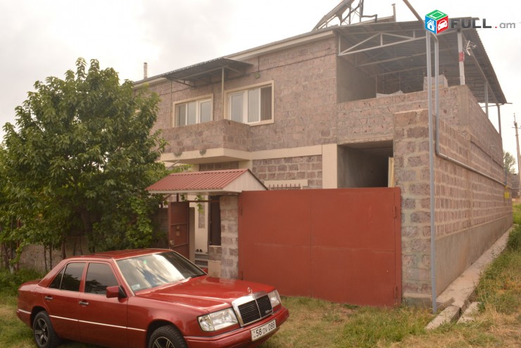 Առանձնատուն ք. Աշտարակում, վաճառվում է, կոդ A1004