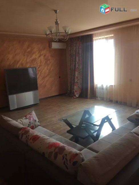 Աբովյան փողոց,2 սենյականոց բնակարան,90քմ,for rent,Կոդ B1409