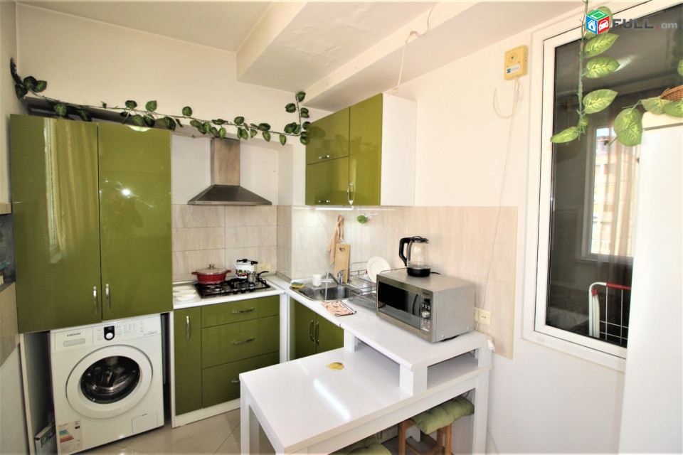 Պուշկինի փողոց, 3 սենյականոց բնակարան, 70քմ, for rent, կոդ B1447