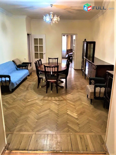 Աբովյան փողոց, 5 սենյականոց բնակարան, 125քմ, fr sale, կոդ C1540