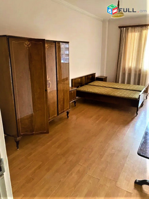 Աբովյան փողոց, 5 սենյականոց բնակարան, 125քմ, fr sale, կոդ C1540
