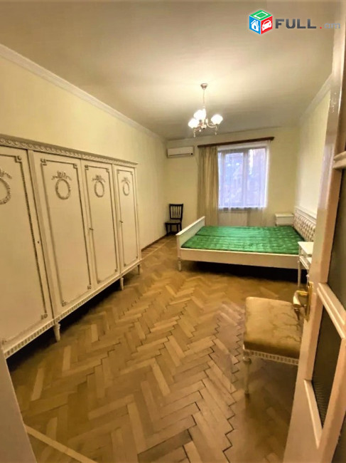 Աբովյան փողոց, 5 սենյականոց բնակարան, 125քմ, fr sale, կոդ C1540