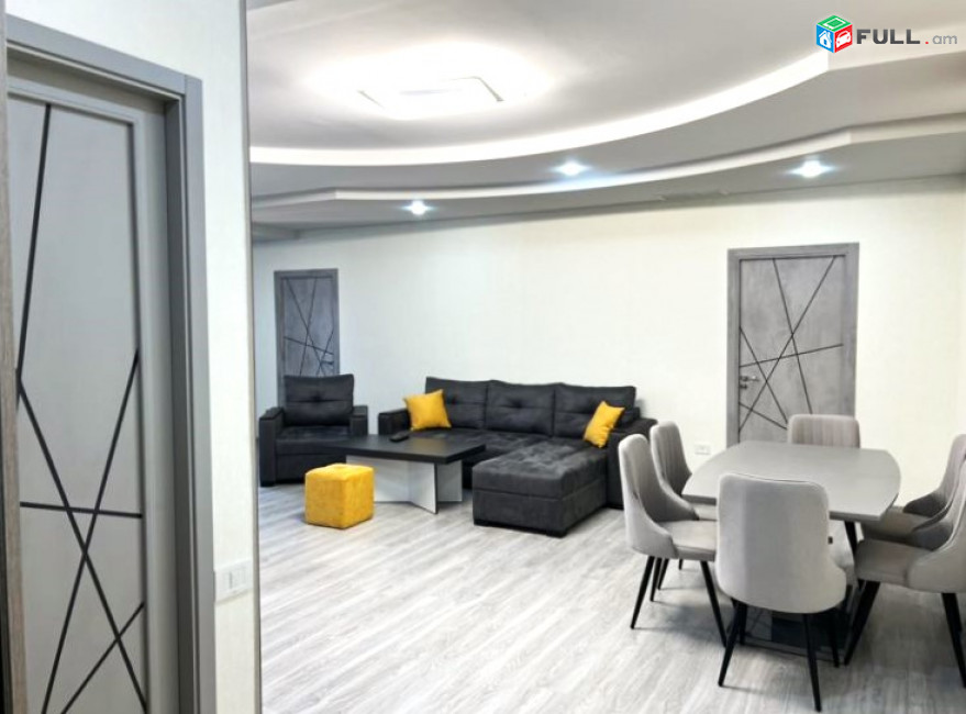 Աբովյան փողոց, 3 սենյականոց բնակարան, 80 քմ, for rent, կոդ B1461