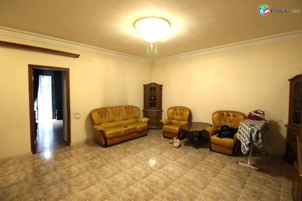  Ավագ Պետրոսյան փողոց, 5 սենյականոց բնակարան, 192քմ, for sale, կոդC1546