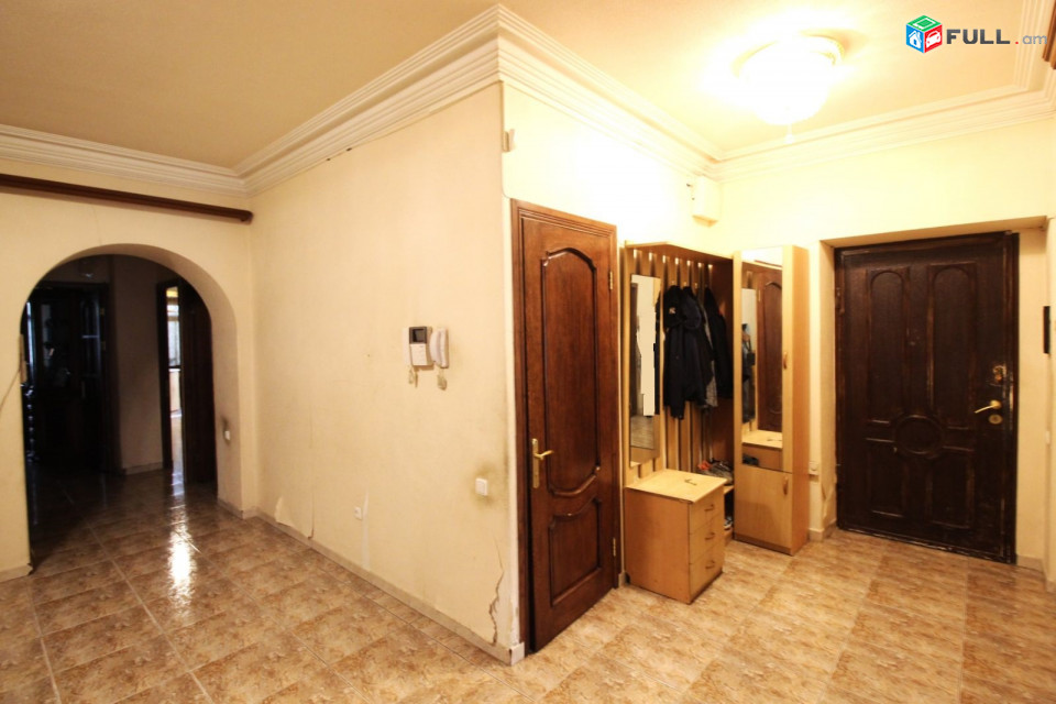  Ավագ Պետրոսյան փողոց, 5 սենյականոց բնակարան, 192քմ, for sale, կոդC1546