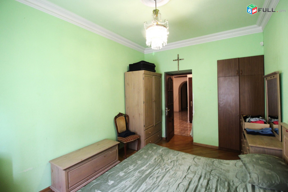  Ավագ Պետրոսյան փողոց, 5 սենյականոց բնակարան, 192քմ, for sale, կոդC1546