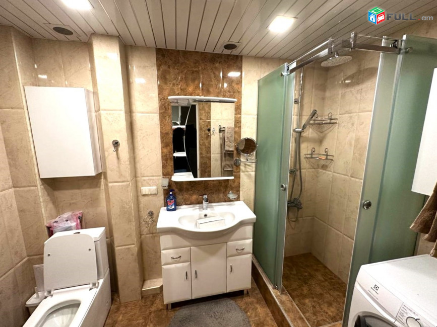 Սարյանի փողոց, 3 սենյականոց բնակարան, 85քմ, for rent, կոդ B1464