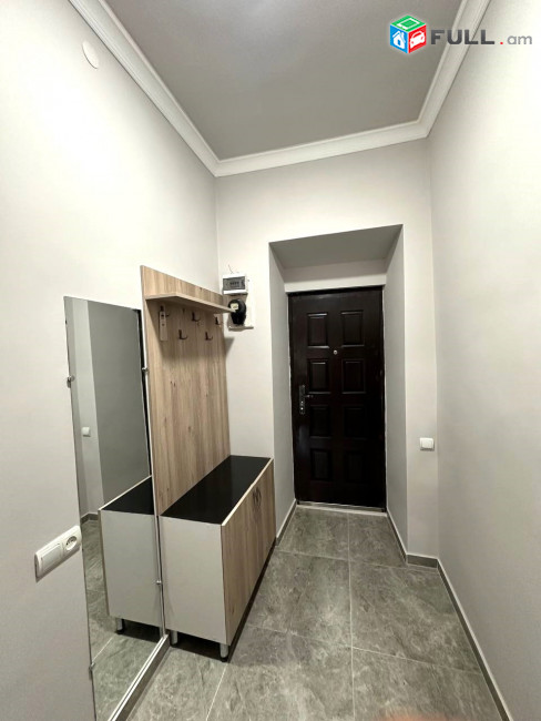 3 սենյականոց բնակարան Չարենցի փողոցում,  կապիտալ վերանորոգված, Կոդ B1477