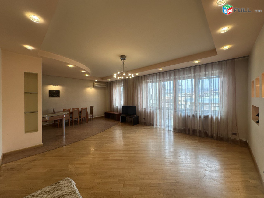 Կենտրոնում, նորակառույցում, վարձով է տրվում 4սեն․ բնակարան, For rent, կոդ B1516
