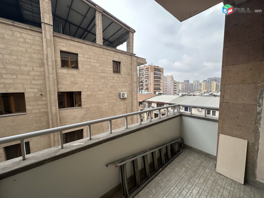 Կենտրոնում, նորակառույցում, վարձով է տրվում 4սեն․ բնակարան, For rent, կոդ B1516