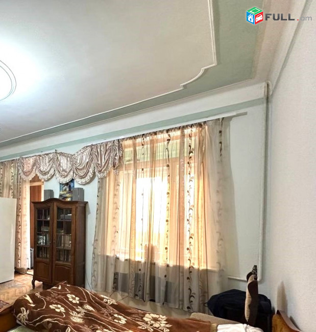 Վարդանանց փողոցում վաճառվում է 4սեն․ բնակարան 4 հարկանի քարե շենքի 2-րդ հարկում, For sale, կոդ C1598